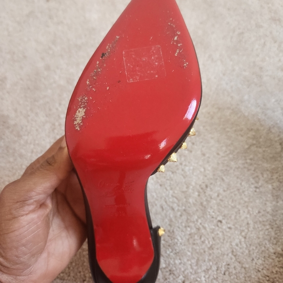 Barley worn Christian louboutin gold stud stilettos - Picture 5 of 5